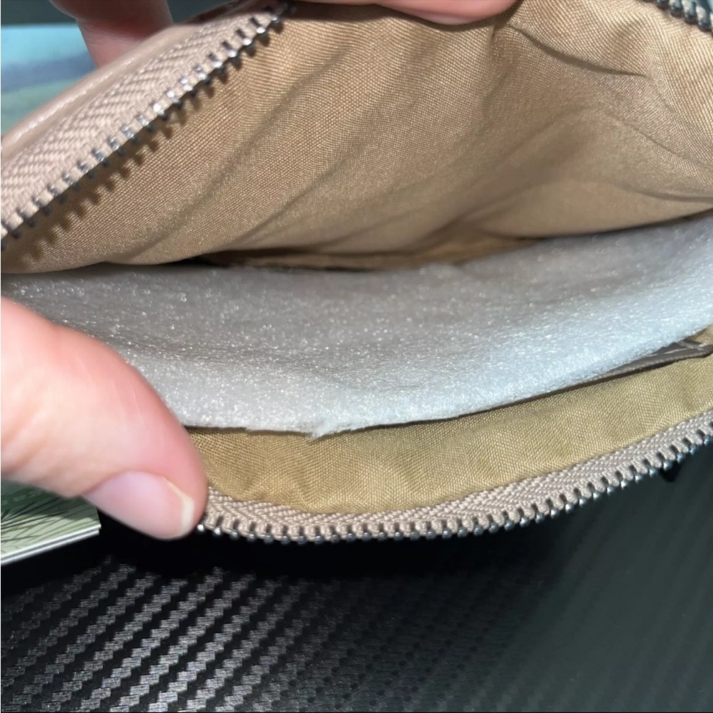 Badgley Mischka Quilted Card Holder Wallet Wrislet In Taupe retail $39 Vegan - Picture 5 of 5